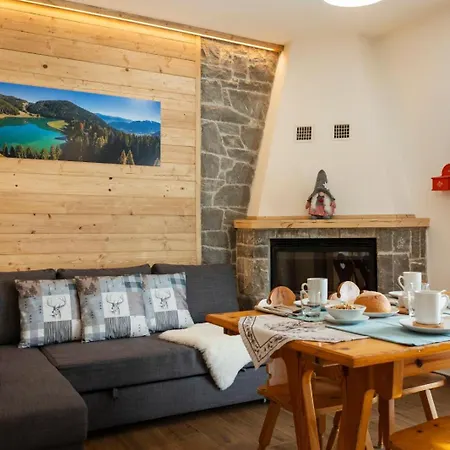 Apartment Altissimood, Ospitar