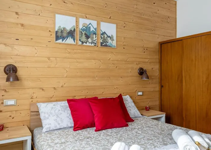 Altissimood, Ospitar Apartment