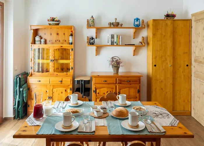Altissimood, Ospitar Apartment